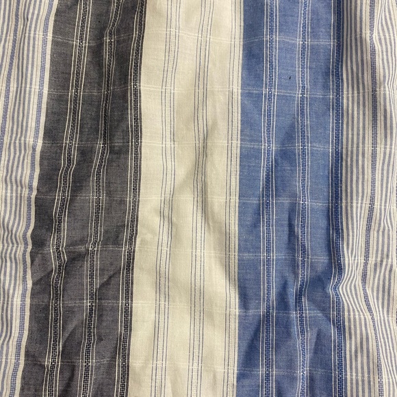 High collar ruffle top - Picture 2 of 3